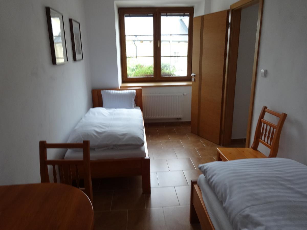 Hostinec U Janatu S Ubytovanim Cestin Cameră foto