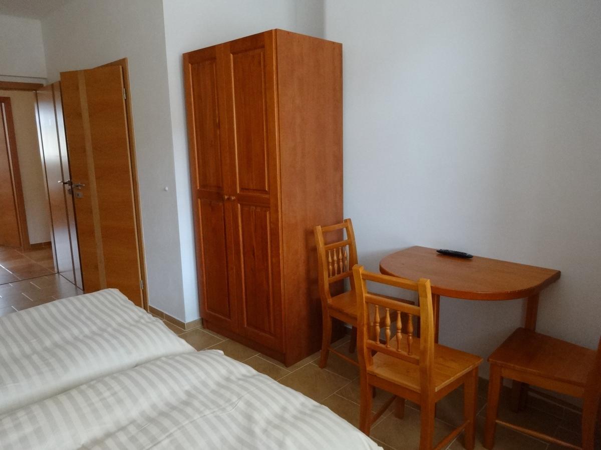 Hostinec U Janatu S Ubytovanim Cestin Cameră foto
